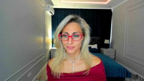 Snapshot of museofstage chatting on 18, 9, 2025 Diana online show from 18, 9, 2025