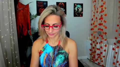 Snapshot of museofstage chatting on 15, 10, 2025 Diana online show from 15, 10, 2025