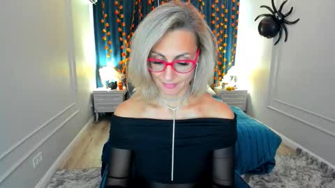 Snapshot of museofstage chatting on 17, 10, 2025 Diana online show from 17, 10, 2025