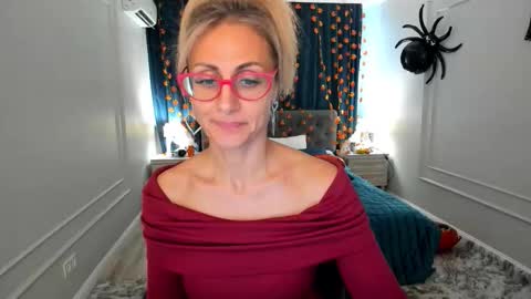 Snapshot of museofstage chatting on 24, 10, 2025 Diana online show from 24, 10, 2025