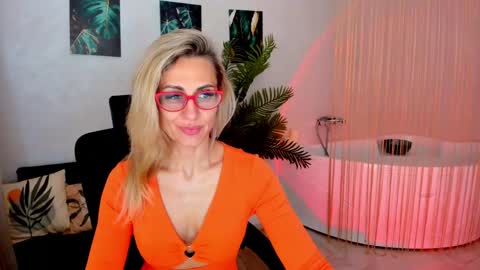 Snapshot of museofstage chatting on 19, 4, 2026 Diana online show from 19, 4, 2026