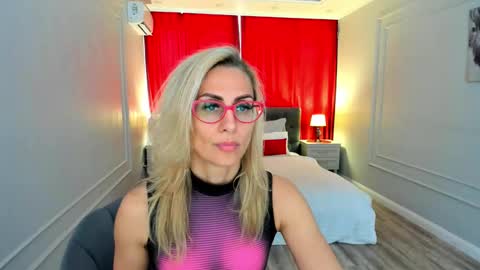 Snapshot of museofstage chatting on 1, 6, 2026 Diana online show from 1, 6, 2026