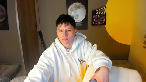 Snapshot of musicayluna chatting on 6, 6, 2026 VALENTINA Luna online show from 6, 6, 2026