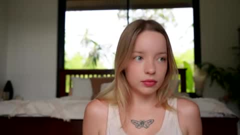 Snapshot of my_mia_ chatting on 24, 5, 2026 MIA I will be here Monday Wednesday Thursday Saturday online show from 24, 5, 2026