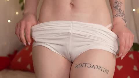 Snapshot of my_stella_ chatting on 30, 11, 2025 STELLA online show from 30, 11, 2025