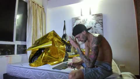 Snapshot of mybmx chatting on 22, 12, 2025 JUAN TORRES CREATURE online show from 22, 12, 2025