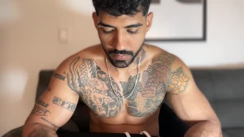 Snapshot of myke_esthetic chatting on 2, 1, 2025 Myke esthetic online show from 2, 1, 2025