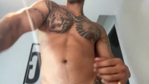 Snapshot of myke_esthetic chatting on 4, 2, 2025 Myke esthetic online show from 4, 2, 2025