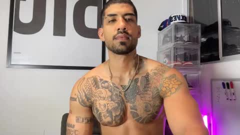 Snapshot of myke_esthetic chatting on 6, 10, 2025 Myke esthetic online show from 6, 10, 2025