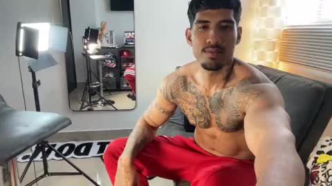 Snapshot of myke_esthetic chatting on 30, 11, 2025 Myke esthetic online show from 30, 11, 2025