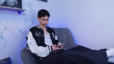 Snapshot of mykelcano chatting on 4, 11, 2025 Mykel online show from 4, 11, 2025