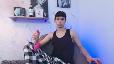 Snapshot of mykelcano chatting on 25, 11, 2025 Mykel online show from 25, 11, 2025