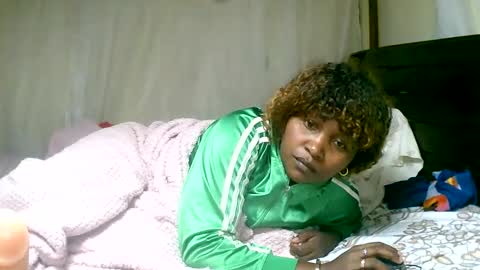 Snapshot of mylindasweet chatting on 12, 1, 2025 linda online show from 12, 1, 2025