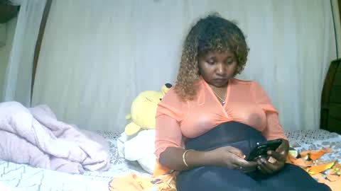 Snapshot of mylindasweet chatting on 13, 1, 2025 linda online show from 13, 1, 2025