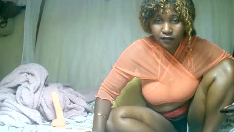 Snapshot of mylindasweet chatting on 15, 1, 2025 linda online show from 15, 1, 2025