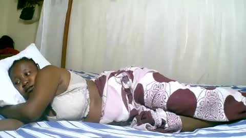 Snapshot of mylindasweet chatting on 24, 2, 2025 linda online show from 24, 2, 2025