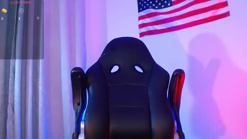 Snapshot of mylowallacee chatting on 27, 11, 2025 Mylo Wallace online show from 27, 11, 2025