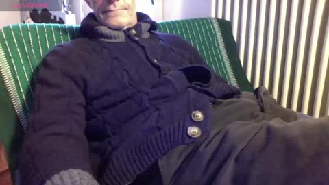 Bi sexy guy lovense hush is on private is open or password show tip if you like. online show from 1, 12, 2025