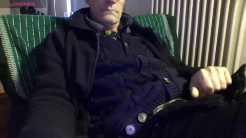 Bi sexy guy lovense hush is on private is open or password show tip if you like. online show from 19, 2, 2026