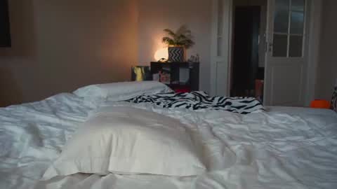 Snapshot of mynaughtynights chatting on 19, 7, 2026 Sima online show from 19, 7, 2026