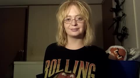 Annie Archer online show from 20, 10, 2025