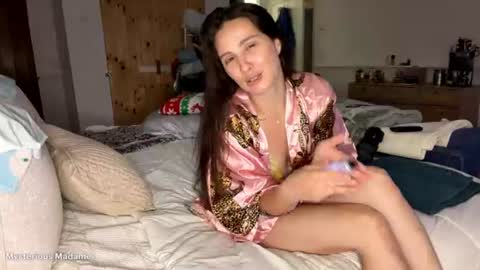 mysteriousmadam_ online show from 15, 7, 2026