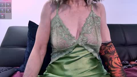 Snapshot of mystery_nymph_milf chatting on 8, 9, 2025 Mystery Nymph Milf online show from 8, 9, 2025