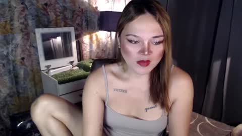 UR GIRL NEXTDOOR online show from 4, 2, 2025