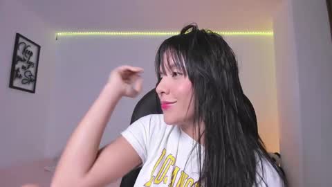 Snapshot of mysteyes chatting on 19, 9, 2025 Elena online show from 19, 9, 2025