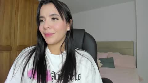 Snapshot of mysteyes chatting on 17, 10, 2025 Elena online show from 17, 10, 2025