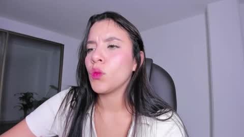 Snapshot of mysteyes chatting on 30, 10, 2025 Elena online show from 30, 10, 2025