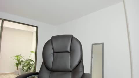 Snapshot of mysteyes chatting on 3, 11, 2025 Elena online show from 3, 11, 2025