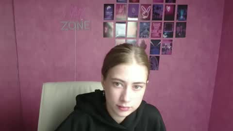 Emelie online show from 22, 10, 2025