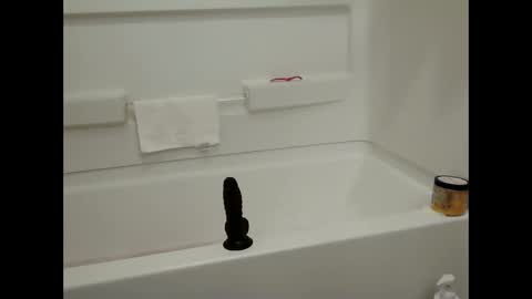 MysticLynn online show from 10, 1, 2025