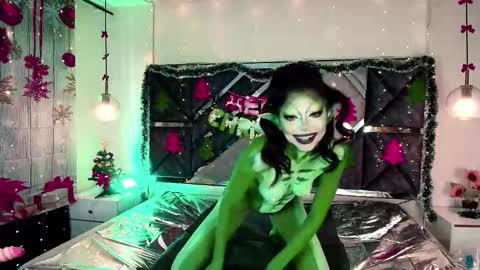 Snapshot of mysticmature chatting on 1, 12, 2025 Mystic online show from 1, 12, 2025