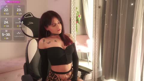 Snapshot of mysticxkitty chatting on 1, 12, 2024 Kamile Get to know me better Subscribe to my OnlyFans Mysticxkitty online show from 1, 12, 2024