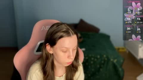 Snapshot of na_prikole_ chatting on 19, 12, 2025 Vanessa and Julia online show from 19, 12, 2025