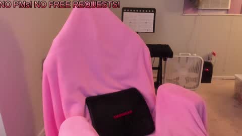 Snapshot of nacmar chatting on 6, 2, 2025 Natalie Marlo online show from 6, 2, 2025