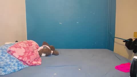 nadinnnea online show from 7, 3, 2025