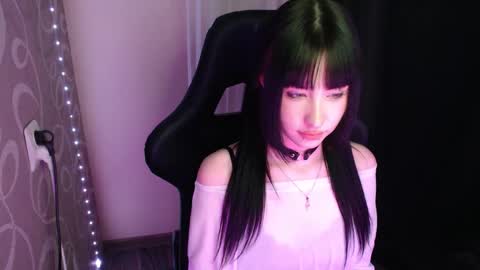 Naemi online show from 17, 12, 2025