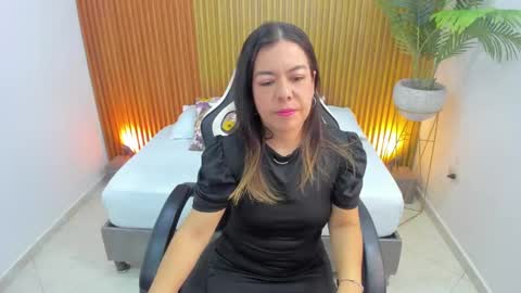 Snapshot of nahia_13 chatting on 4, 3, 2025 N A H I A online show from 4, 3, 2025