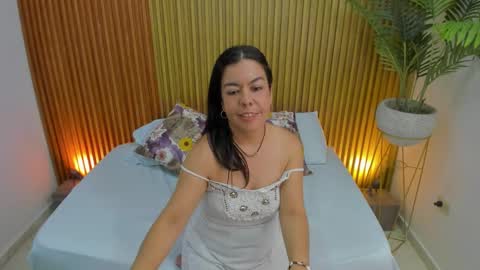 Snapshot of nahia_13 chatting on 5, 3, 2025 N A H I A online show from 5, 3, 2025