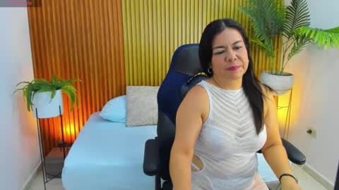 Snapshot of nahia_13 chatting on 12, 9, 2025 N A H I A online show from 12, 9, 2025