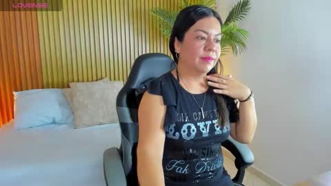 Snapshot of nahia_13 chatting on 4, 11, 2025 N A H I A online show from 4, 11, 2025