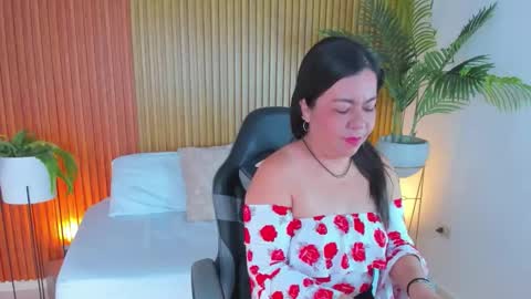 Snapshot of nahia_13 chatting on 19, 11, 2025 N A H I A online show from 19, 11, 2025