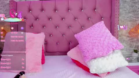 NahiaraReina  online show from 26, 2, 2025