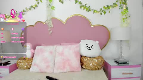 NahiaraReina  online show from 3, 10, 2025