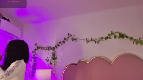 Snapshot of nahiarareina chatting on 7, 6, 2026 NahiaraReina online show from 7, 6, 2026