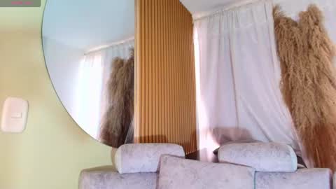 NahiaVictoria  online show from 1, 7, 2026