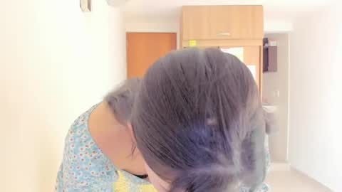 independent model online show from 13, 1, 2025